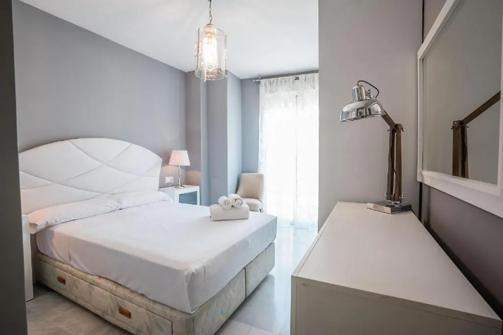 Apartamento céntrico frente Villa Oniria-1